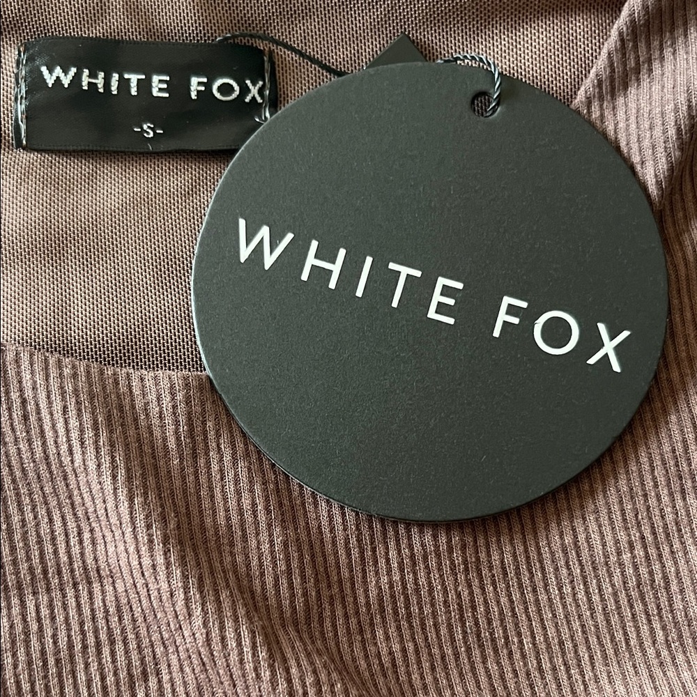 White Fox Adjustable Side Ruched Ribbed Body Con Dress - Picture 3 of 9